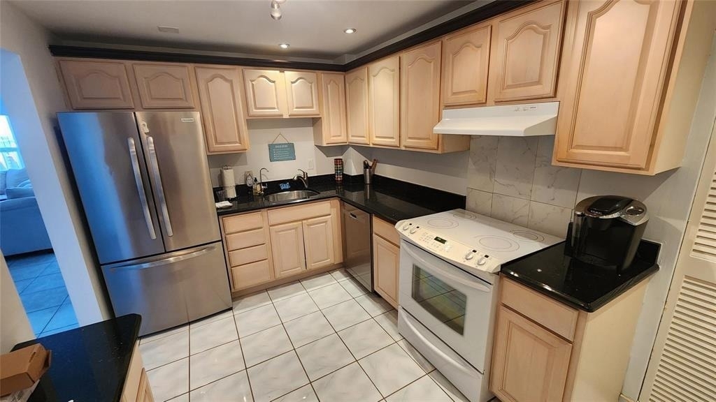 405 N Ocean Boulevard - Photo 15