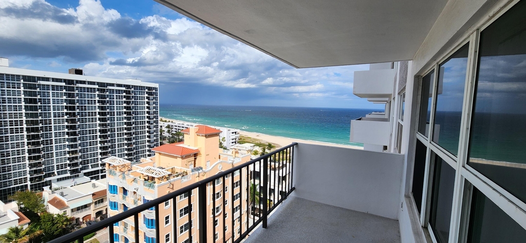 405 N Ocean Boulevard - Photo 0