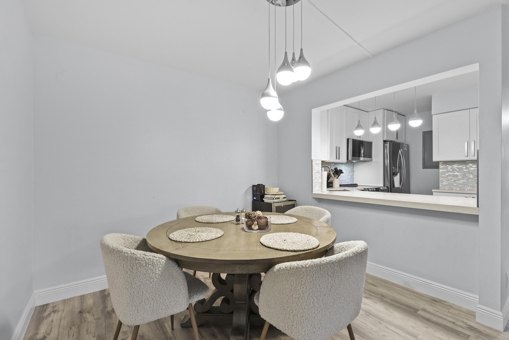 629 Sea Pine Way - Photo 4