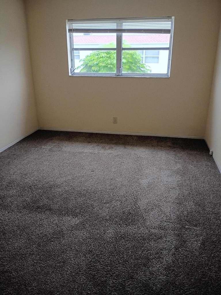 1501 Nw 43rd Avenue - Photo 6