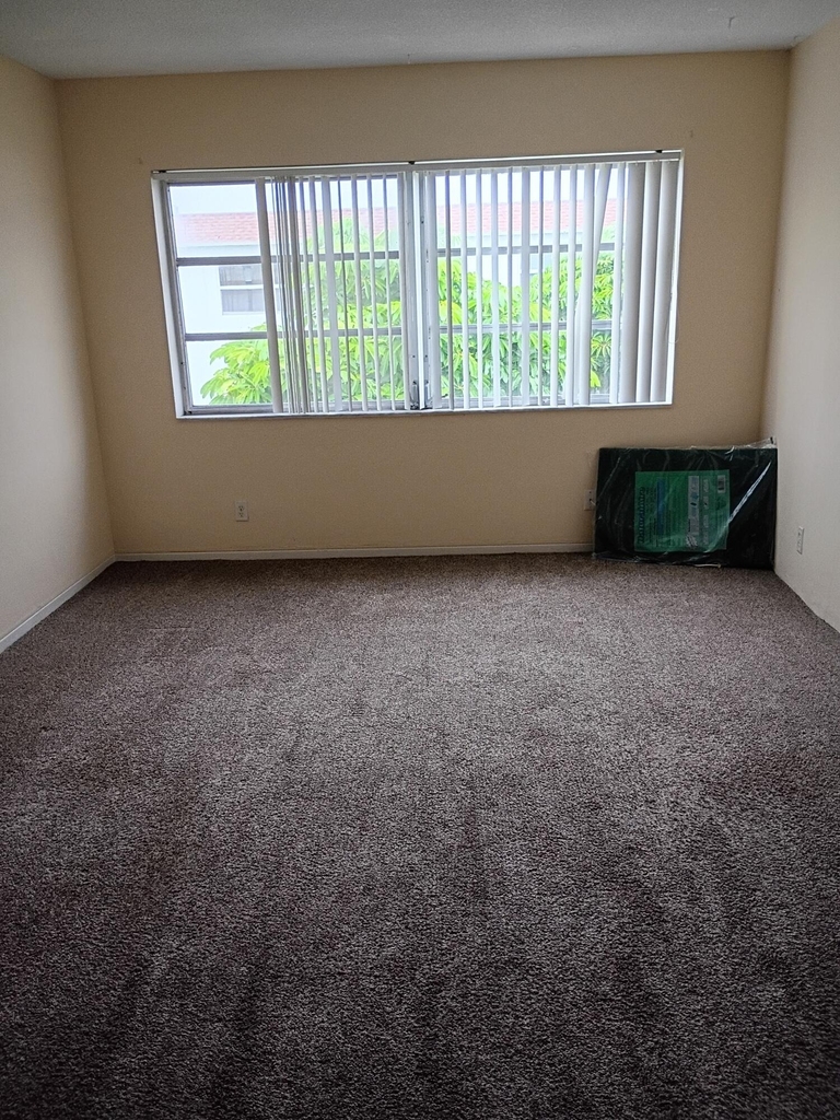 1501 Nw 43rd Avenue - Photo 4