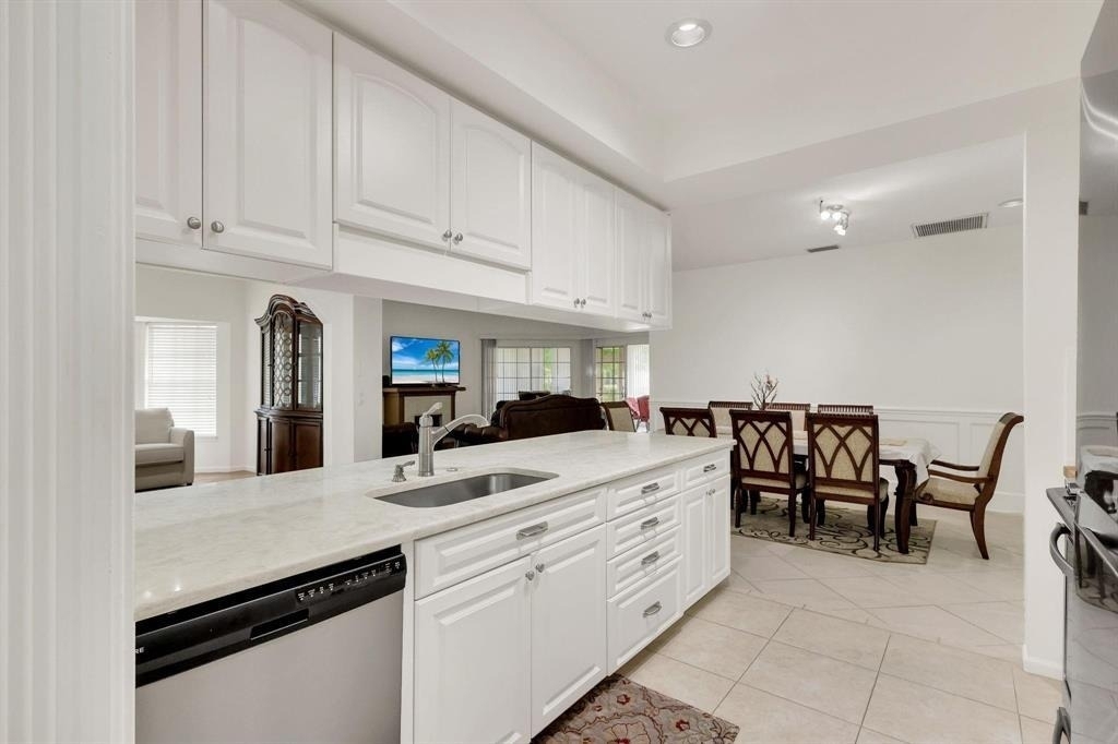 7334 Pine Creek Way - Photo 8