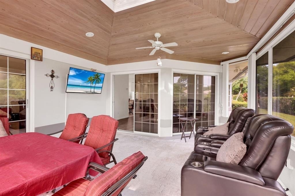 7334 Pine Creek Way - Photo 22