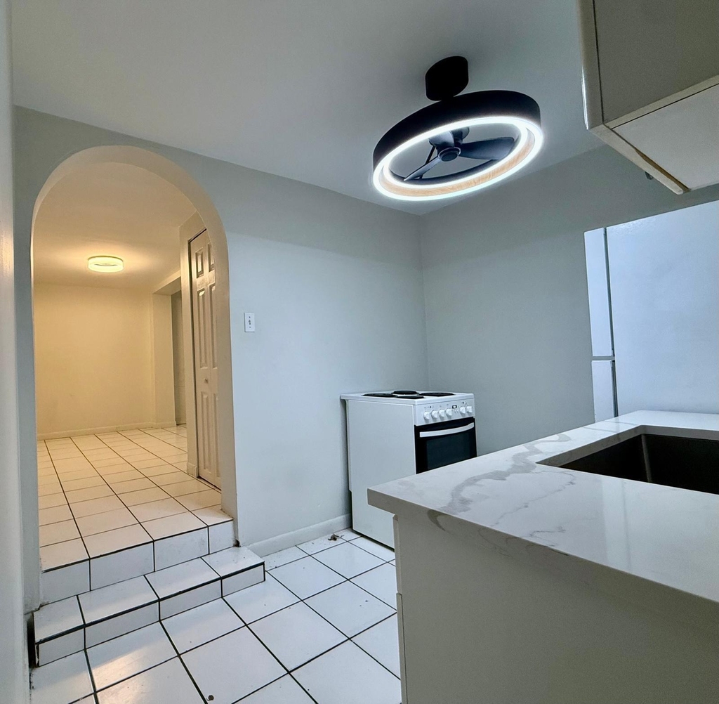 1215 Ne 17th Avenue - Photo 1