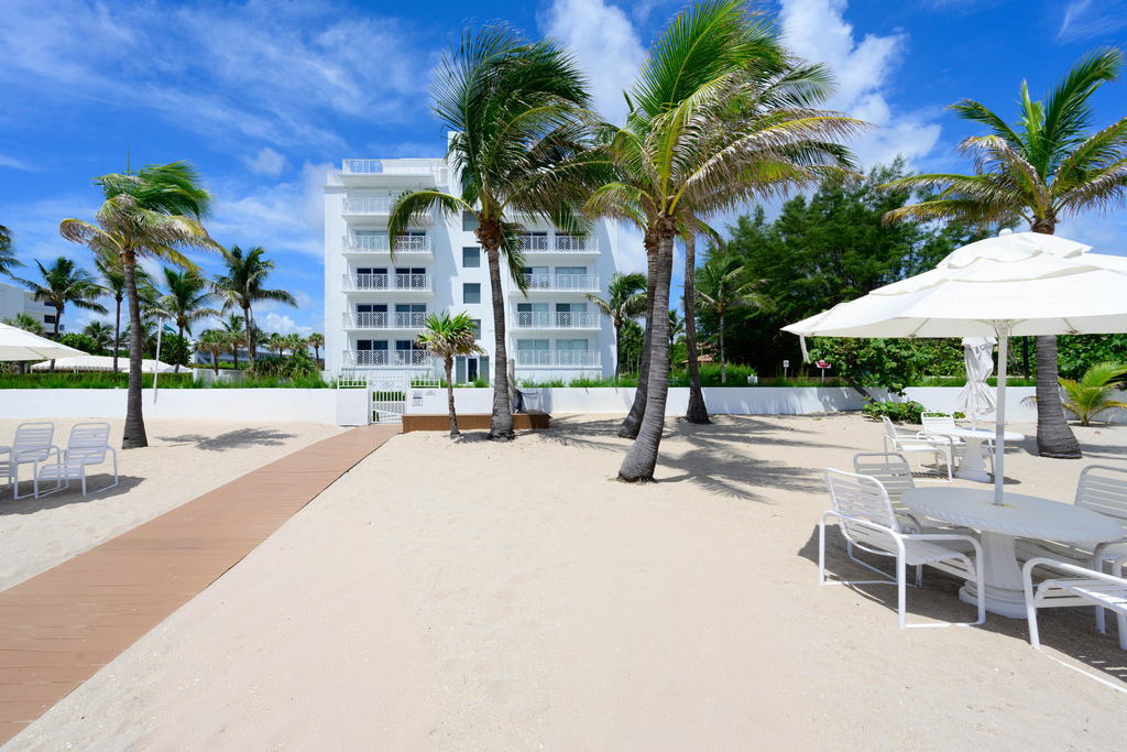 170 N Ocean Boulevard - Photo 2