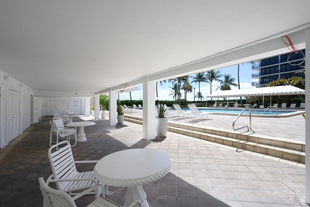 170 N Ocean Boulevard - Photo 32
