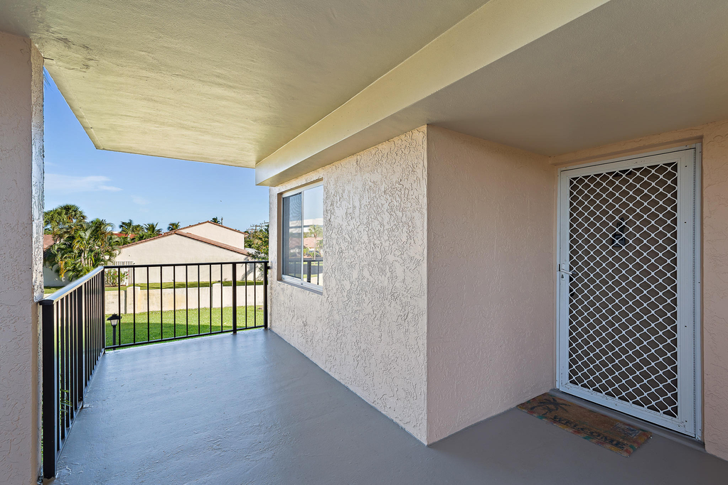 275 Palm Avenue - Photo 2