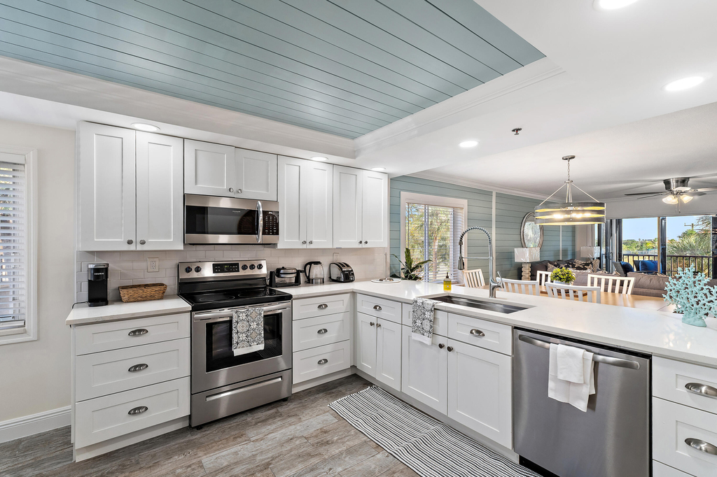 275 Palm Avenue - Photo 2