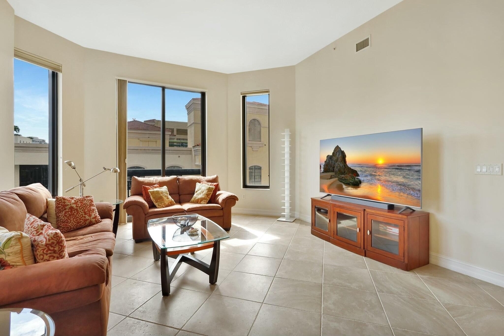 701 S Olive Avenue - Photo 8