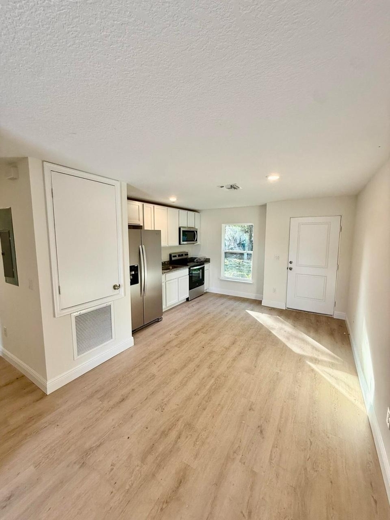 505 N 27th Street - Photo 2