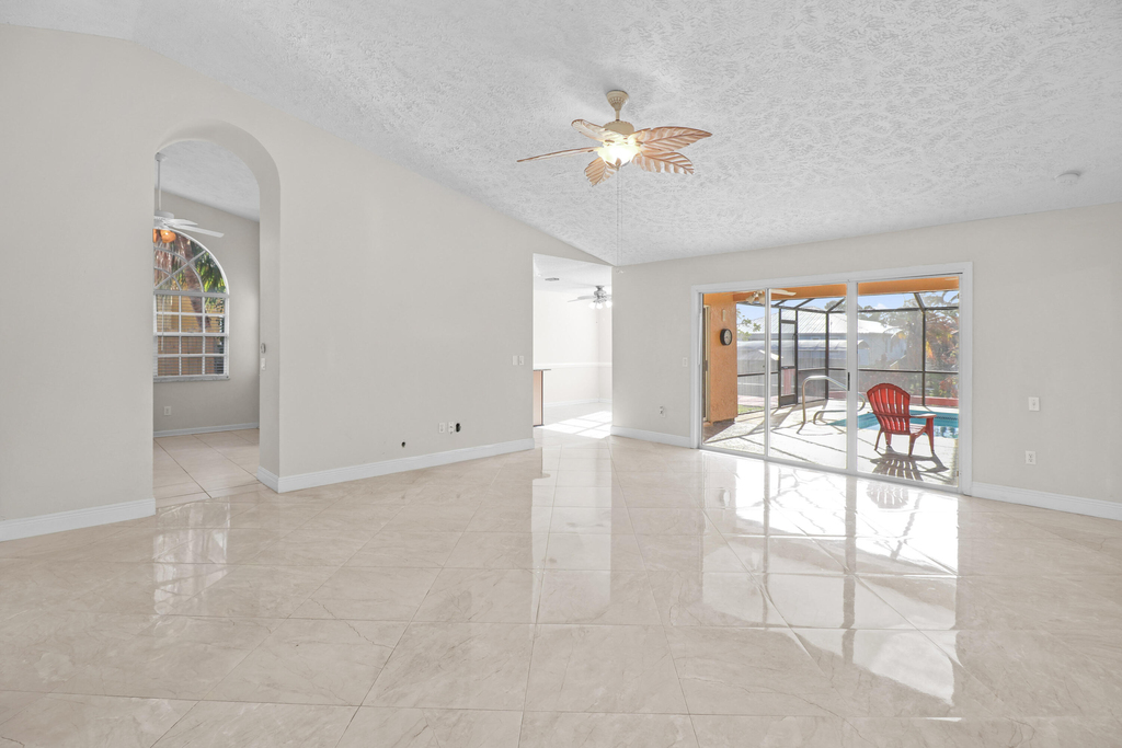 152 Ne Twylite Terrace - Photo 8