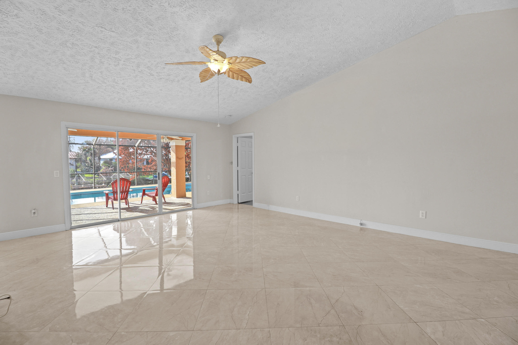 152 Ne Twylite Terrace - Photo 9