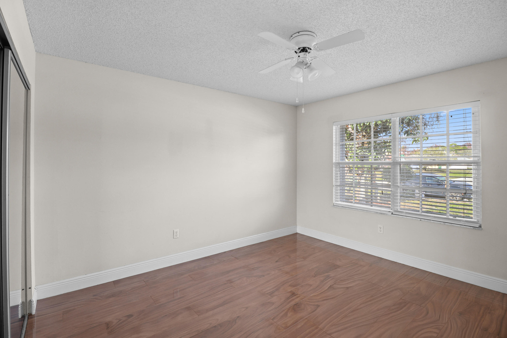 152 Ne Twylite Terrace - Photo 28