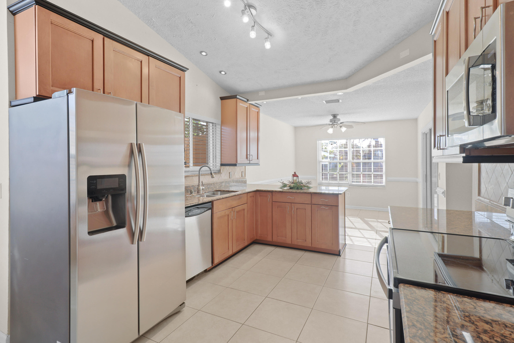 152 Ne Twylite Terrace - Photo 18