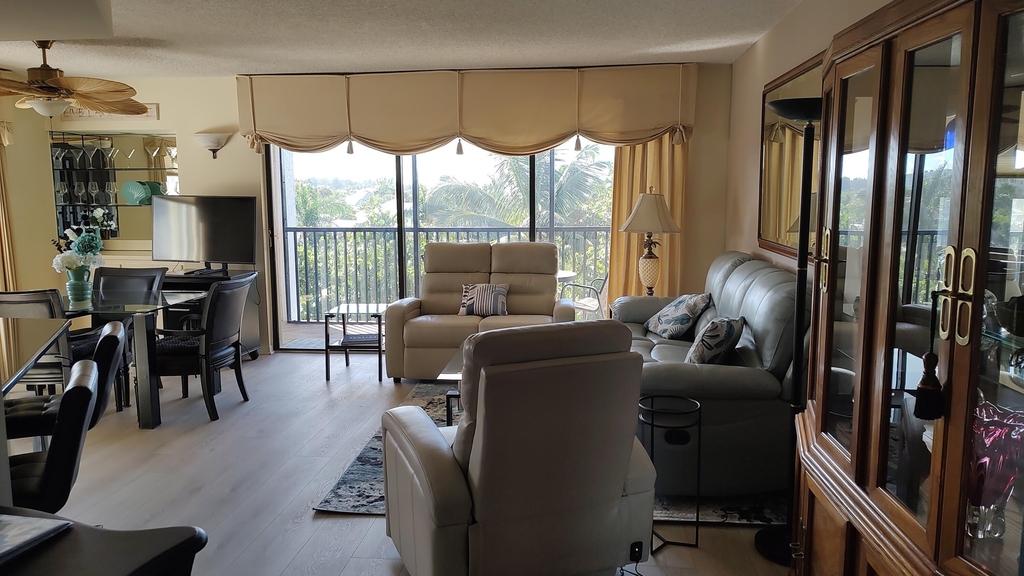 1605 S Us Highway 1 - Photo 2