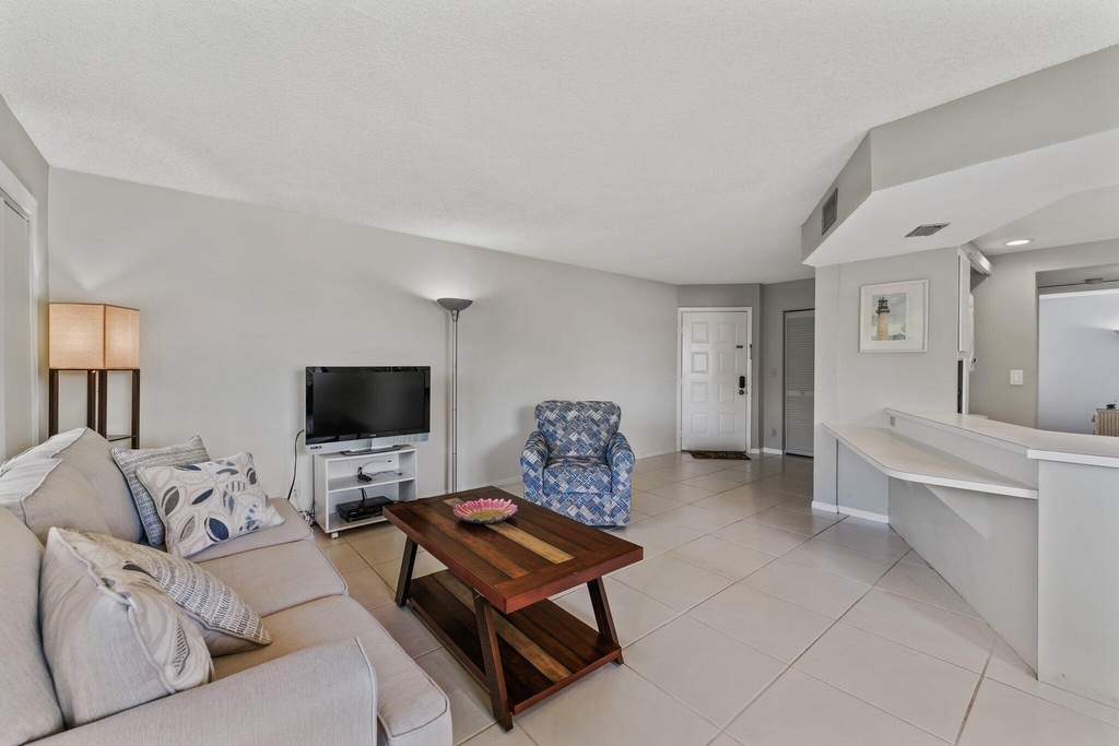 1605 S Us Highway 1 - Photo 8