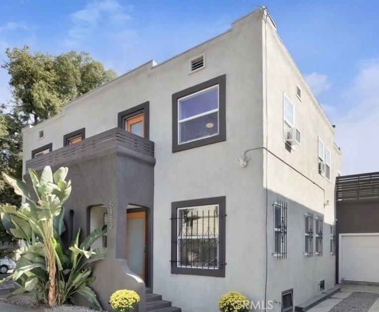 5150 Romaine Street - Photo 0