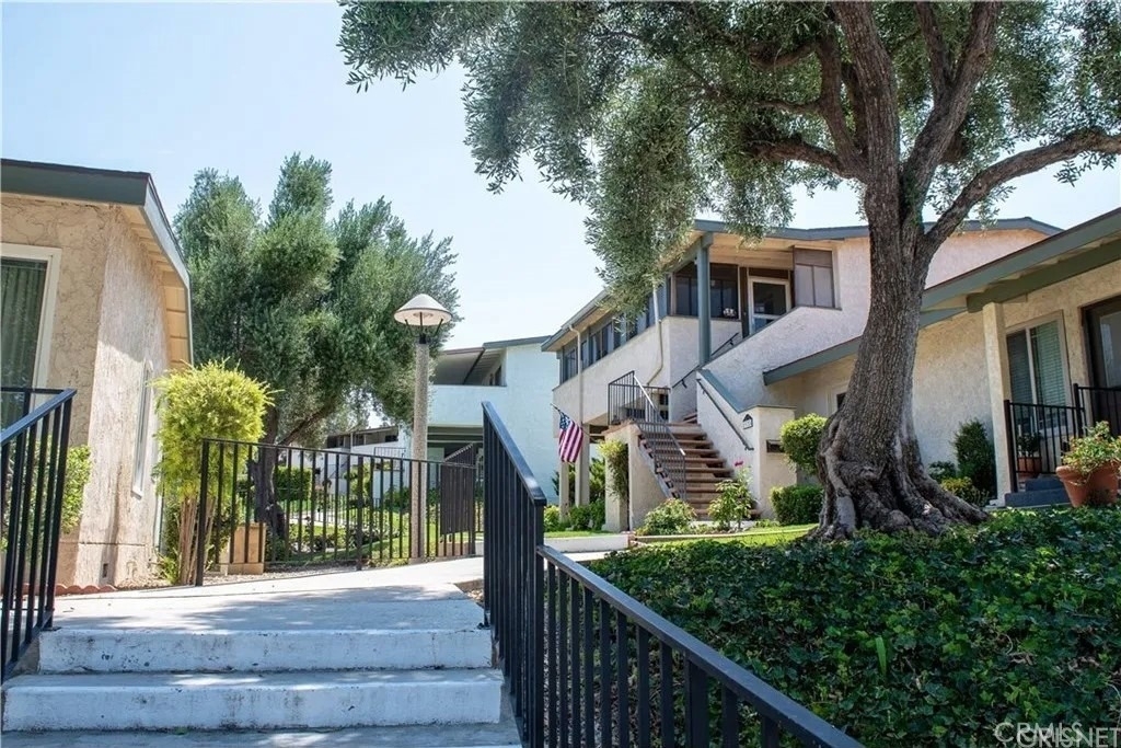 19724 Avenue Of The Oaks - Photo 1