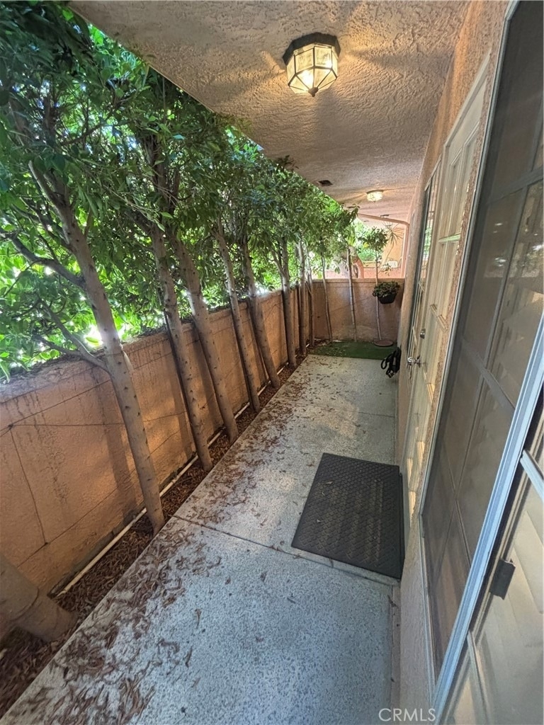 5200 White Oak Avenue - Photo 18