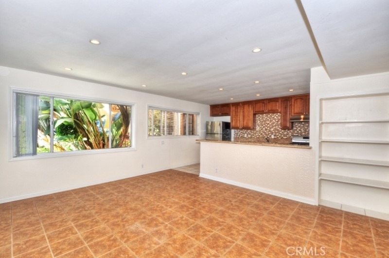 250 Cliff Drive - Photo 3