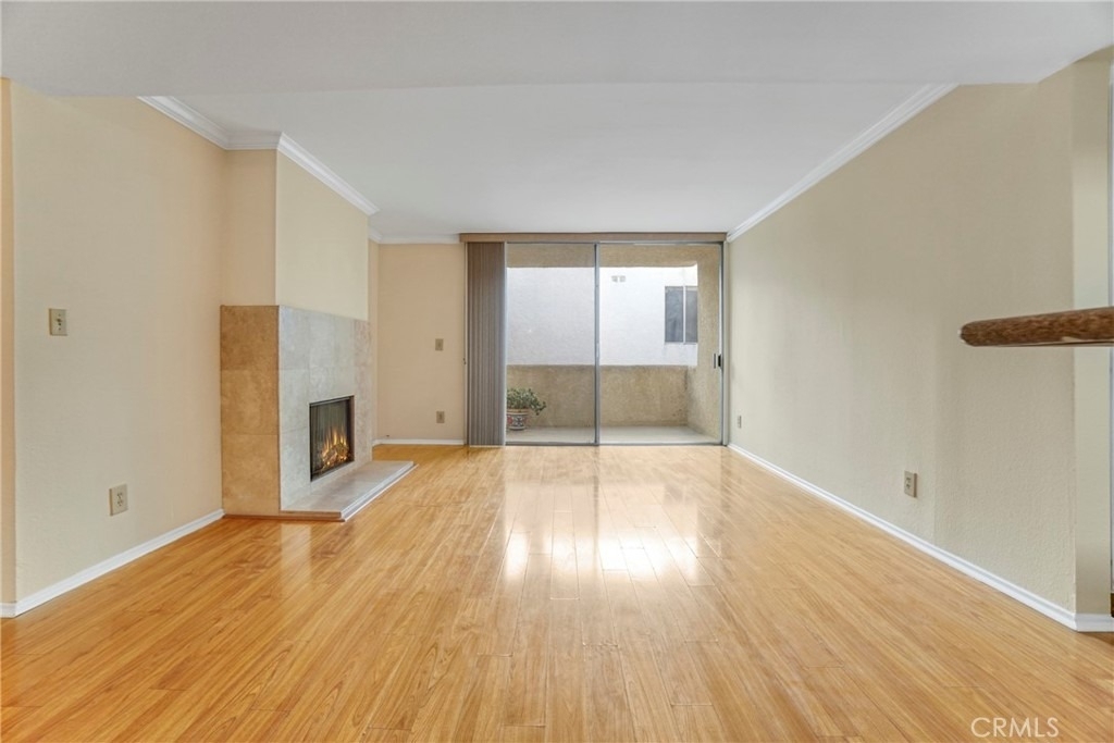 5325 Newcastle Avenue - Photo 6