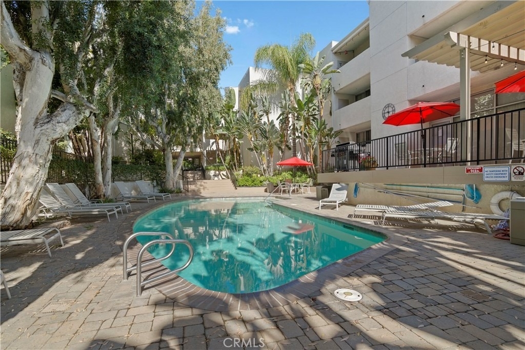 5325 Newcastle Avenue - Photo 26