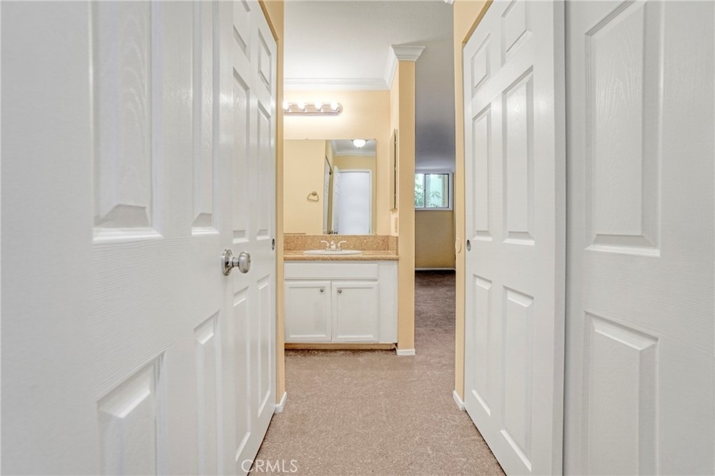 5325 Newcastle Avenue - Photo 13