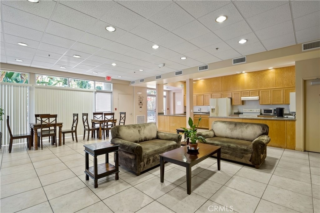 5325 Newcastle Avenue - Photo 21