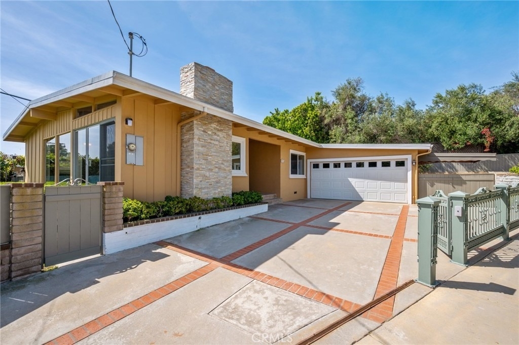 1935 W 1st - Photo 1