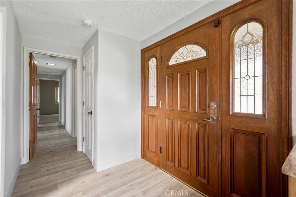 1935 W 1st - Photo 4