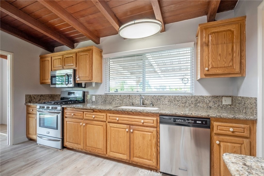 1935 W 1st - Photo 12