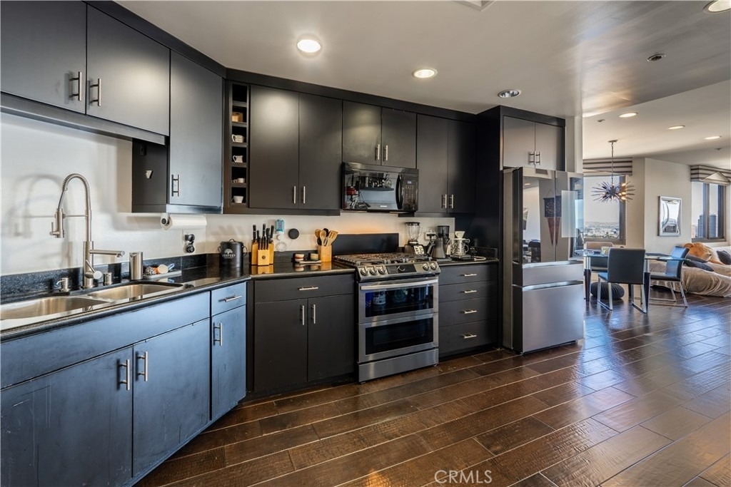 10560 Wilshire Boulevard - Photo 2