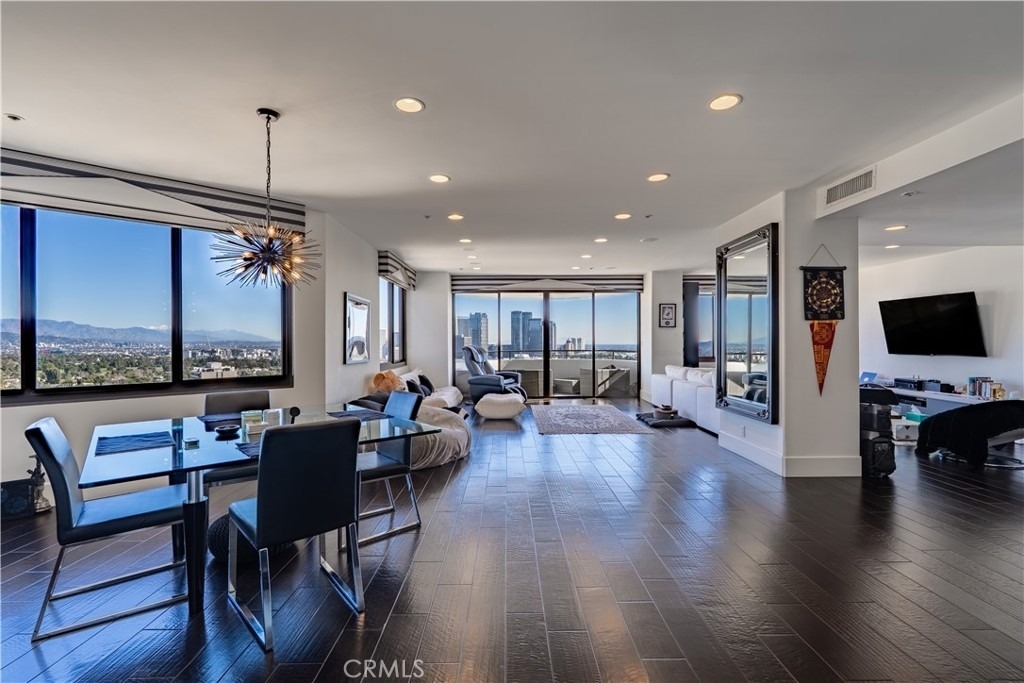 10560 Wilshire Boulevard - Photo 1