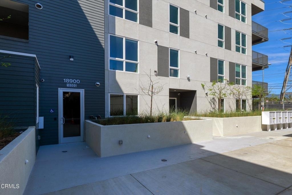 18900 Parthenia Street - Photo 37