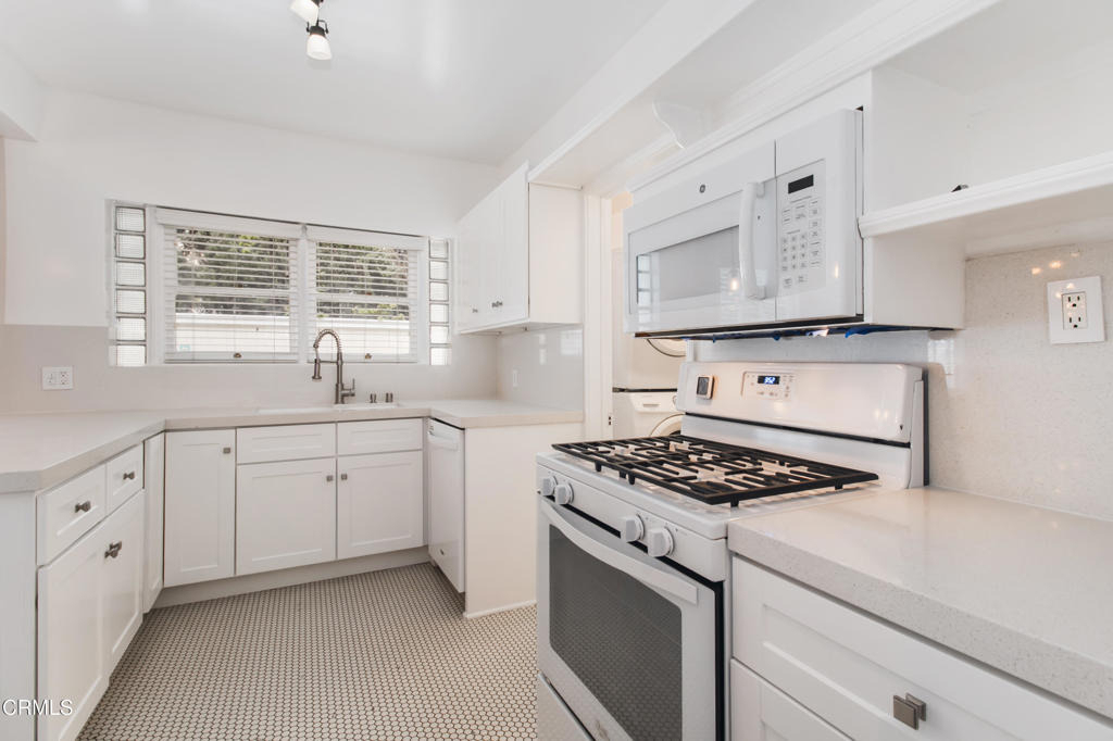 1726 N Vista Street - Photo 10