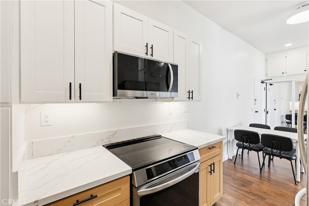 8328 Regents Road - Photo 11