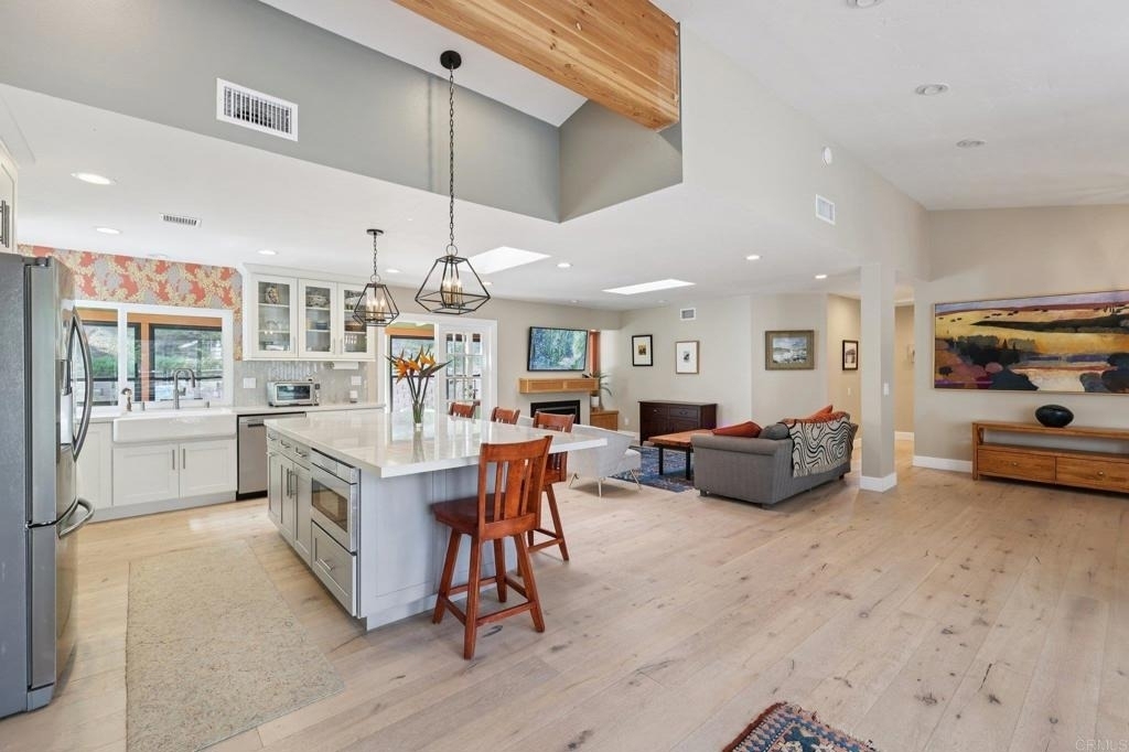 1767 Woodbine Place - Photo 18