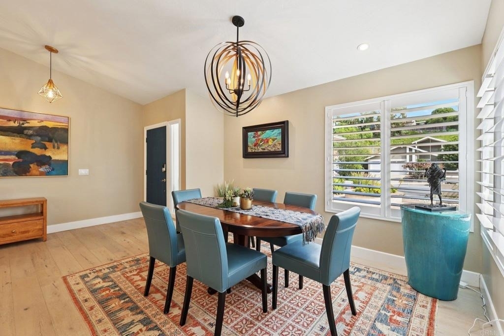 1767 Woodbine Place - Photo 3