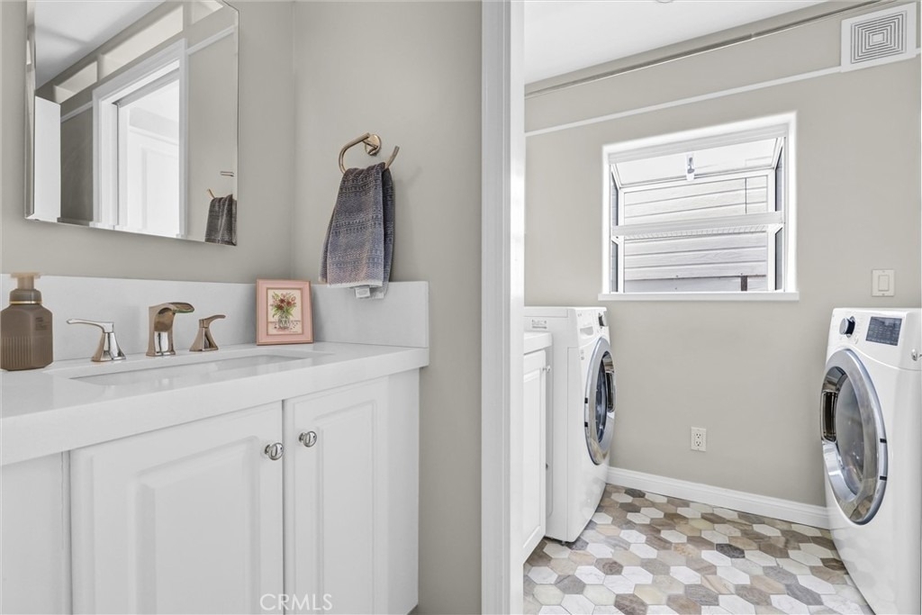 2740 Highland Way - Photo 6