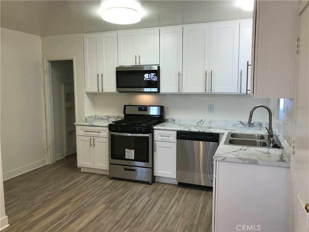 12081 Marigold Avenue - Photo 4