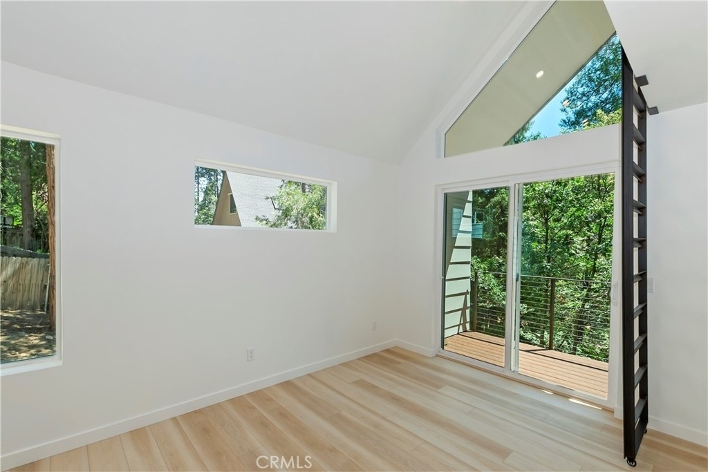 441 Oriole Drive - Photo 1