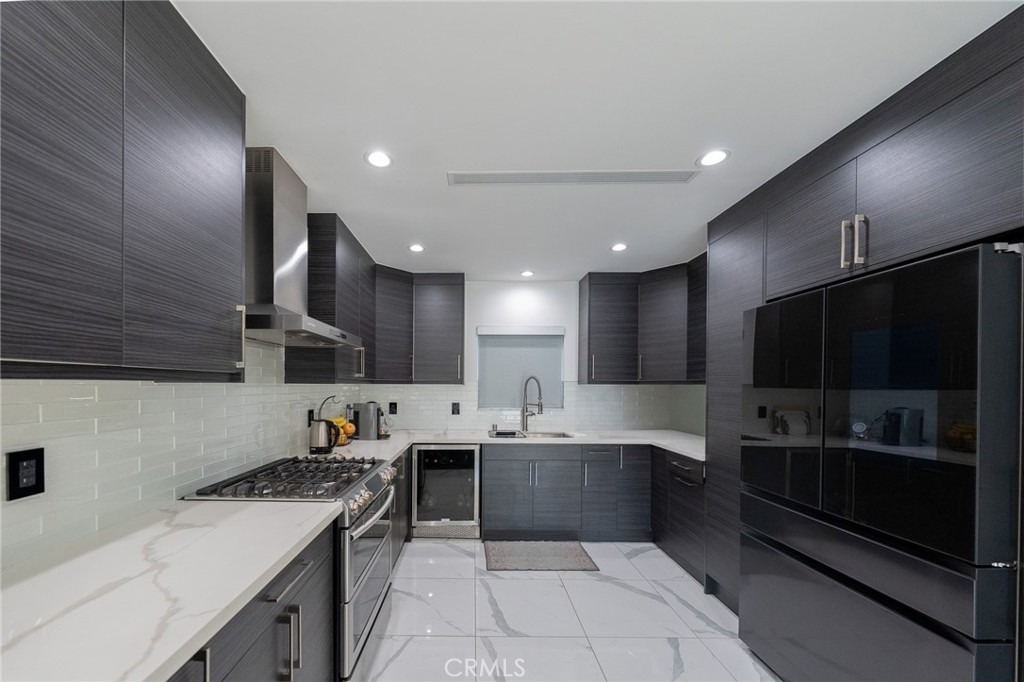 7719 Rhodes - Photo 7