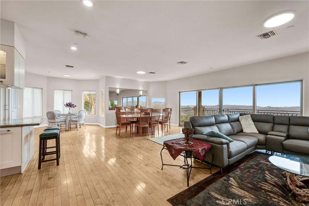 876 Harrington - Photo 15
