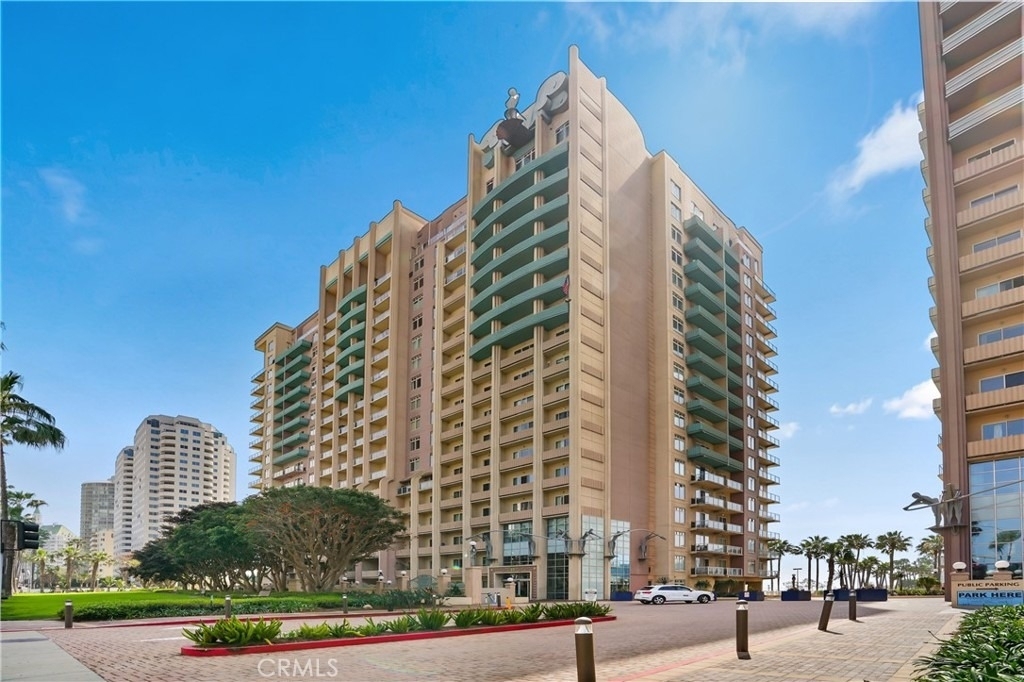 488 E Ocean - Photo 0