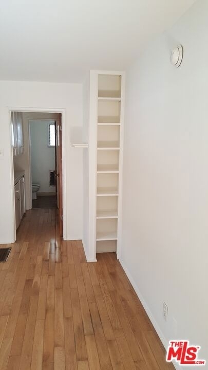 939 N Stanley Avenue - Photo 3