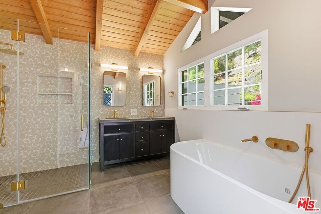 9820 Yoakum Drive - Photo 10