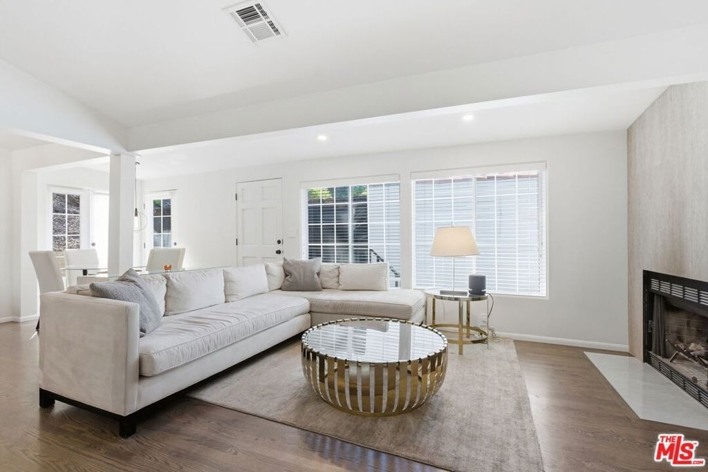 9820 Yoakum Drive - Photo 2