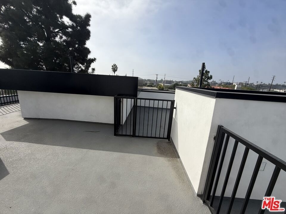 3846 Bentley Avenue - Photo 10