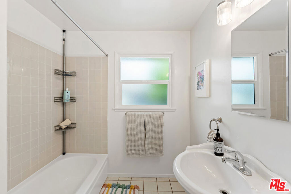 22736 Cantlay Street - Photo 24