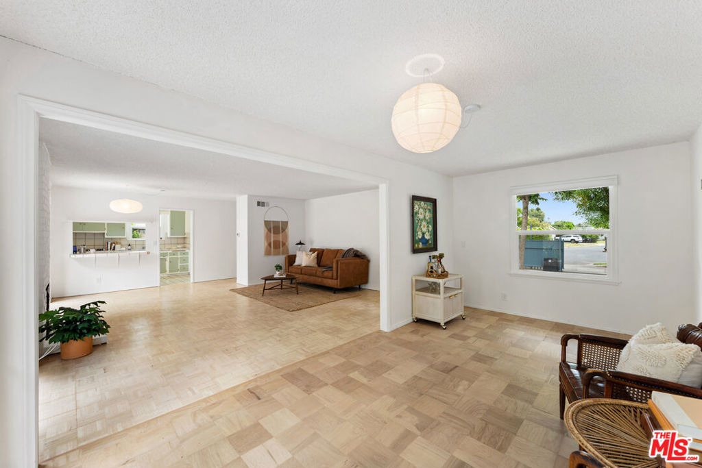 22736 Cantlay Street - Photo 8